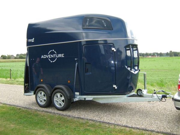 Henra Adventure XL, Alu, 2700 kg , kompl. in einer Farbe lackiert, Vollausstattung