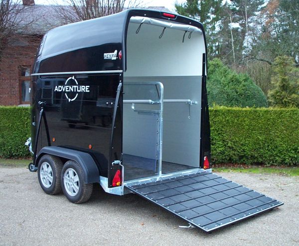 Henra Adventure XL, Alu, 2700 kg , kompl. in einer Farbe lackiert, Vollausstattung