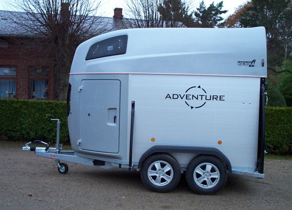 Henra Adventure  XL, Alu, 2700 kg , ganz in Silber, Vollausstattung
