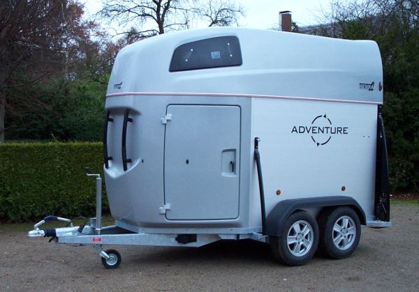 Henra Adventure  XL, Alu, 2700 kg , ganz in Silber, Vollausstattung