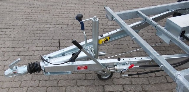 Henra KP3Z.35.1 mit Rampenschächten und Leitergestell, E- & Handpumpe, Art-Nr.: KP354020