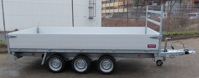 Henra KP354020TR Tridem-Dreiseitenkipper mit E- und Nothandpumpe und Rampenschubladen, 3500kg zGG, Lademae:401x202x30cm