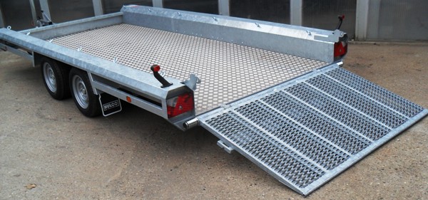 Hulco Terrax-2 3000.394x180 Sehr stabiler Multianhänger mit sehr großer und extrem niedriger Ladeflächenhöhe