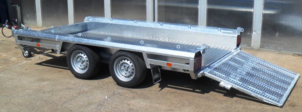Hulco Terrax-2 3000.294x150 Sehr stabiler Multianhänger mit extrem niedriger Ladeflächenhöhe