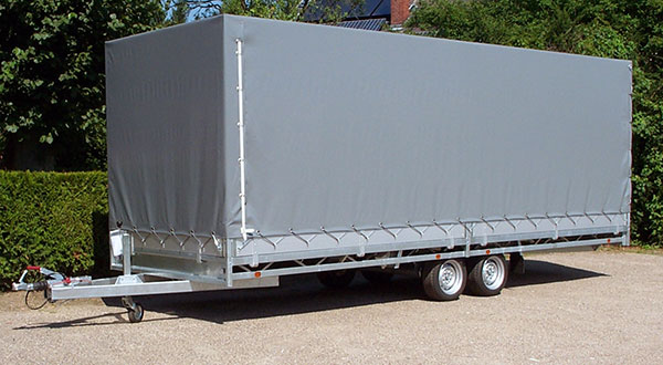 Hulco Medax 3060 mit Hochplane 210cm lichte Innenhöhe + Rampen