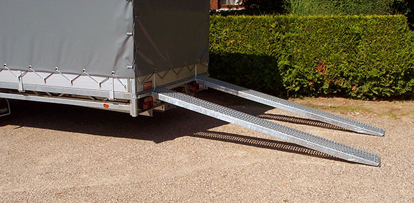 Hulco Medax 3060 mit Hochplane 210cm lichte Innenhöhe + Rampen