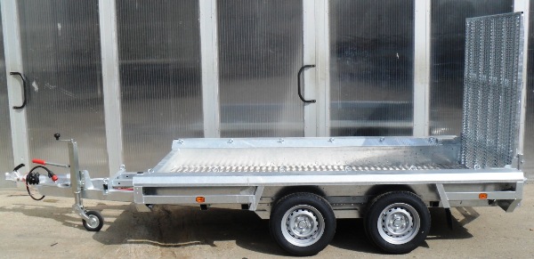 Hulco Terrax-2 3500.294x150 Sehr stabiler Baumaschinenanhänger mit sehr hoher Nutzlast