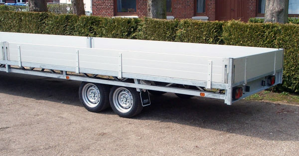 Hulco ROTA-3 3503 (3560) Dreiachsiger Drehschemelanhänger mit Rampen und Einzelgutachten