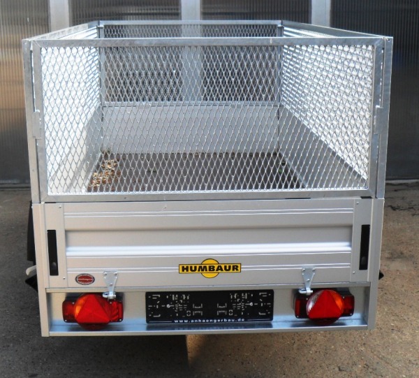 Humbaur HA 132513 mit Bugklappe und 62cm Laubgitteraufsatz