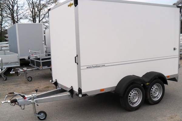 Humbaur HK 253015-18P mit Auffahrrampe