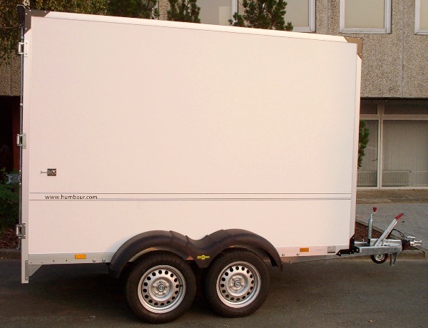 Humbaur HK 253015-20P mit Auffahrrampe