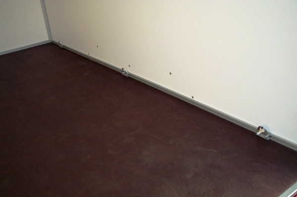Humbaur HK 253015-20P mit Auffahrrampe