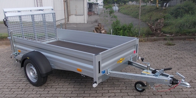 Humbaur HA 132513 mit Bugklappe 2 Stützen und Überfahrwand