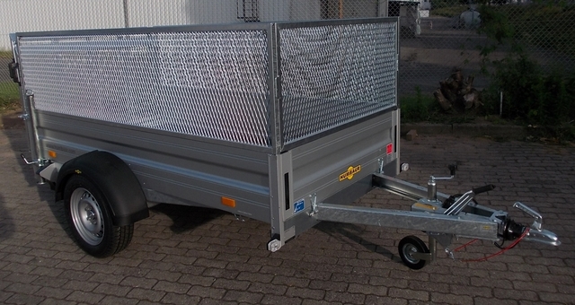 Humbaur HA 132513 mit Bugklappe, 2 Stützen, Überfahrwand und Gitteraufsatz