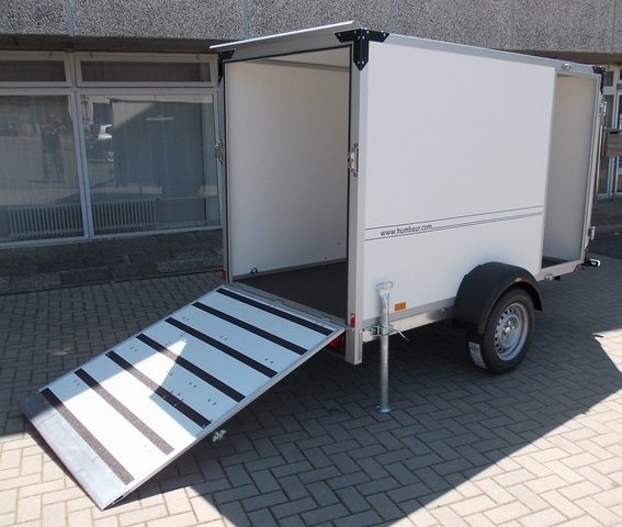 Humbaur HK 132513-15P mit Auffahrrampe und Seitentür, incl. 2 Heckstützen