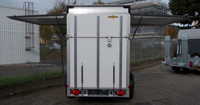 Humbaur HK 253015-20P mit Auffahrrampe und seitlichen Verkaufsklappen