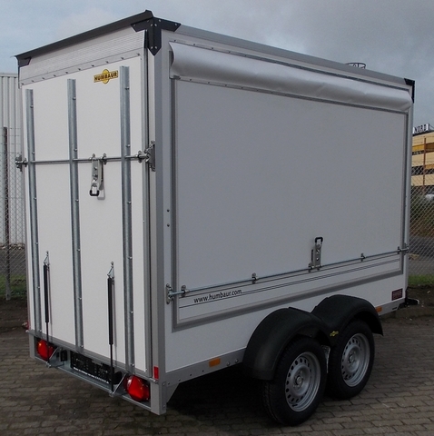 Humbaur HK 253015-20P mit Auffahrrampe und seitlichen Verkaufsklappen