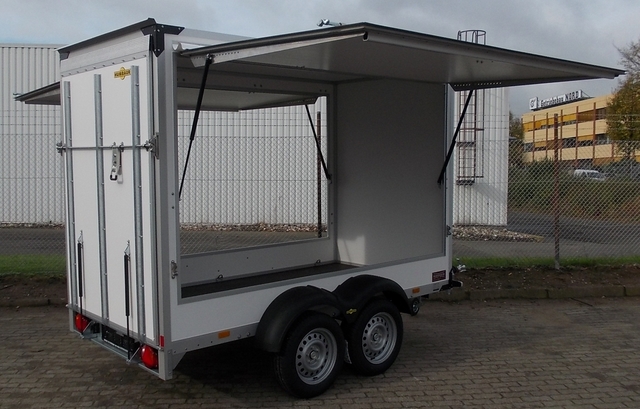 Humbaur HK 253015-20P mit Auffahrrampe und seitlichen Verkaufsklappen