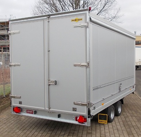 Humbaur HKN 304020-20S in weiß mit Verkaufsklappe, Tempo100 und 2 Schwenkkurbelstützen