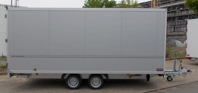 Humbaur HKN 305024-20S in weß mit Seitentür