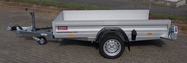 Humbaur HKT 152515 S gebremster Absenkanhänger mit Tempo 100, 35cm Bordwänden und Aluboden
