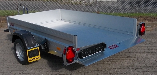 Humbaur HKT 152515 S gebremster Absenkanhänger mit Tempo 100, 35cm Bordwänden und Aluboden