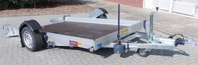 Humbaur HKT 152817 S gebremster Absenkanhänger mit Tempo 100