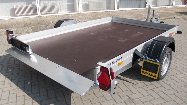Humbaur HKT 152817 S gebremster Absenkanhänger mit Tempo 100