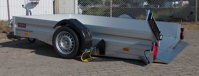 Humbaur HKT 152817 S gebremster Absenkanhänger mit Tempo 100, 35cm Bordwänden und Aluboden