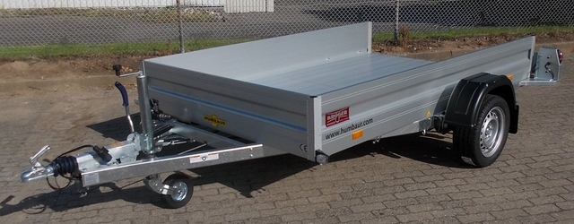 Humbaur HKT 152817 S gebremster Absenkanhänger mit Tempo 100, 35cm Bordwänden und Aluboden