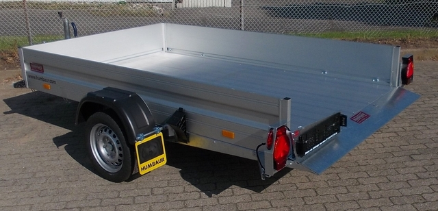 Humbaur HKT 152817 S gebremster Absenkanhänger mit Tempo 100, 35cm Bordwänden und Aluboden