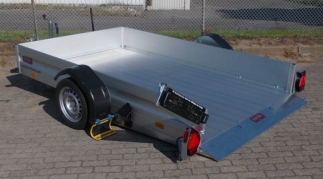 Humbaur HKT 152817 S gebremster Absenkanhänger mit Tempo 100, 35cm Bordwänden und Aluboden