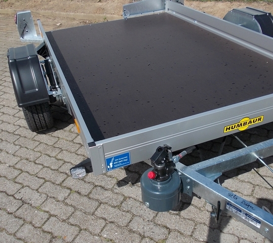 Humbaur HKT 182515 S gebremster Absenkanhänger mit Tempo 100