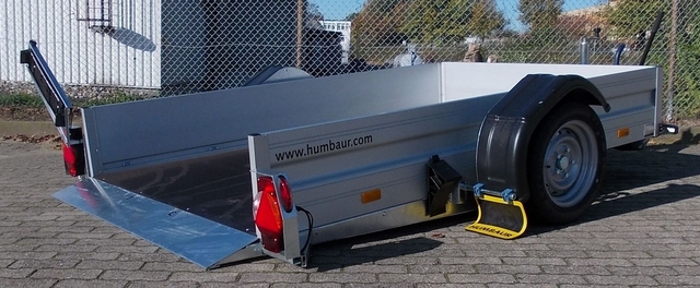 Humbaur HKT 182515 S gebremster Absenkanhänger mit 35cm Bordwänden und Tempo 100