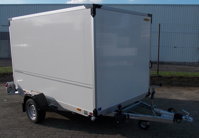 Humbaur HKT 182817-18P Absenkanhänger mit Kofferaufbau und Tempo 100