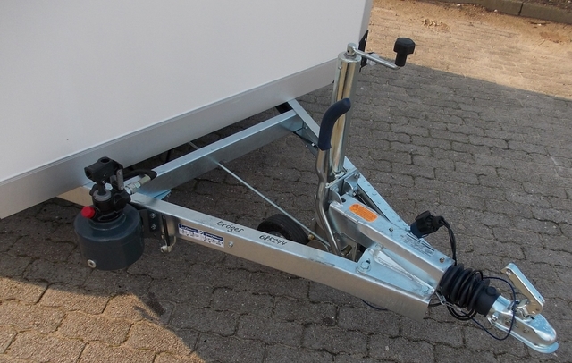 Humbaur HKT 182817-18P Absenkanhänger mit Kofferaufbau und Tempo 100