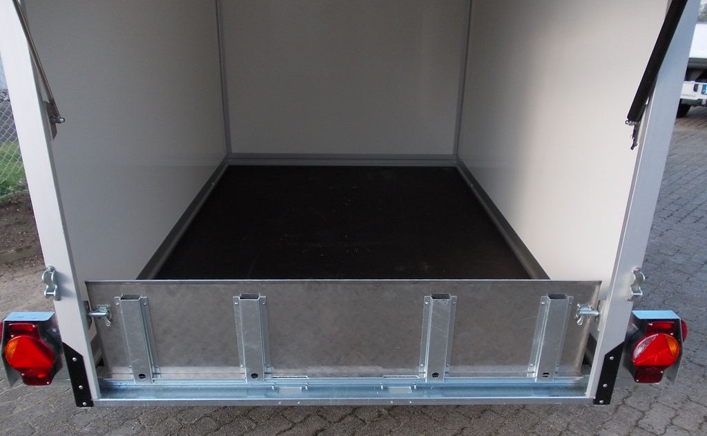 Humbaur Hkt 182817 18p Absenkanhanger Mit Kofferaufbau Und Tempo 100 Pkw Anhanger Von Kroger Fahrzeugbau Anhanger Gunstig Kaufen