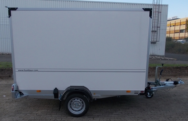 Humbaur HKT 182817-18P Absenkanhänger mit Kofferaufbau und Tempo 100