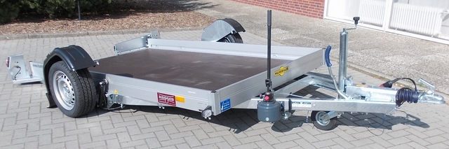 Humbaur HKT 182817 S gebremster Absenkanhänger mit Tempo 100