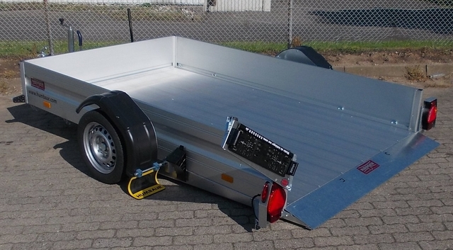 Humbaur HKT 182817 S gebremster Absenkanhänger mit Tempo 100, 35cm Bordwänden und Aluboden