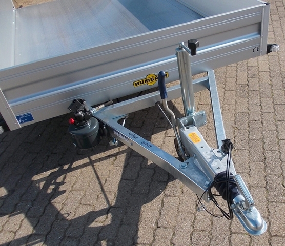 Humbaur HKT 182817 S gebremster Absenkanhänger mit Tempo 100, 35cm Bordwänden und Aluboden