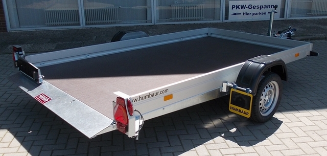 Humbaur HKT 183117 S gebremster Absenkanhänger mit Tempo 100