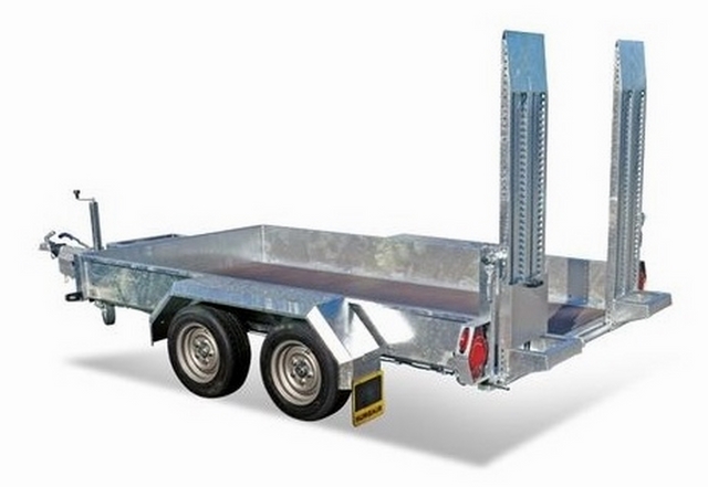 Humbaur HS303016 mit stehenden Rampen