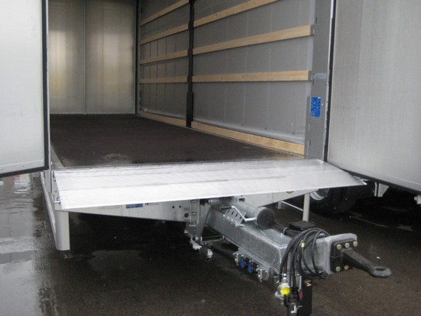 HUMBAUR HT 107324;Tandem-Speditionsanhänger 10,5t zGG in Durchladeausführung