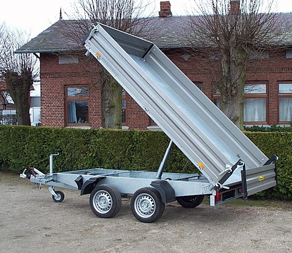 Humbaur Dreiseitenkipper HTK 3000.31, 3000kg GG mit Stahlbordwänden, Elektro+Handpumpe