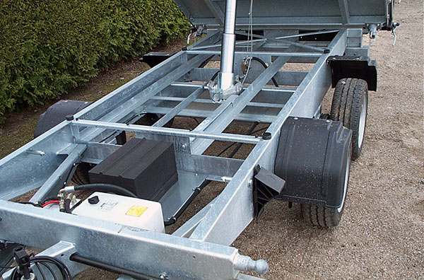 Humbaur Dreiseitenkipper HTK 3000.31, 3000kg GG mit Stahlbordwänden, Elektro+Handpumpe