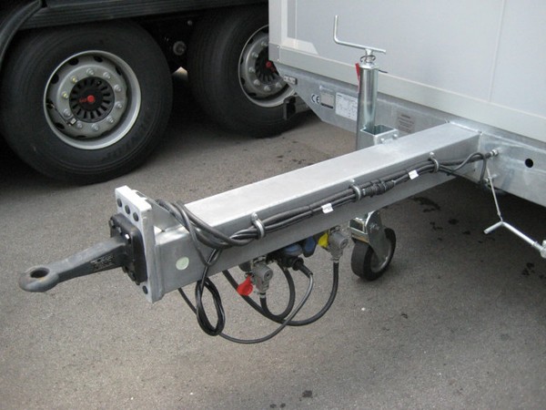 HUMBAUR HT 506020; Tandem Sandwichkofferaufbau 5,0t zGG