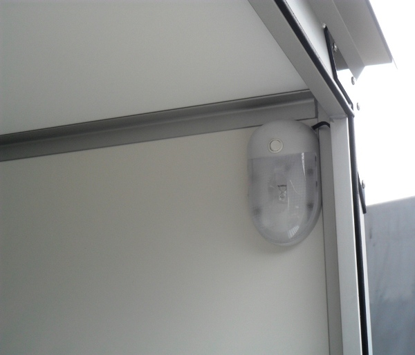 Humbaur HK 153015-18P mit Auffahrrampe