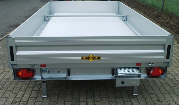 Humbaur Universal 3500 mit Aluboden und Alubordwänden