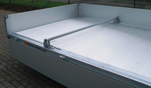 Humbaur Universal 3500 mit Aluboden und Alubordwänden